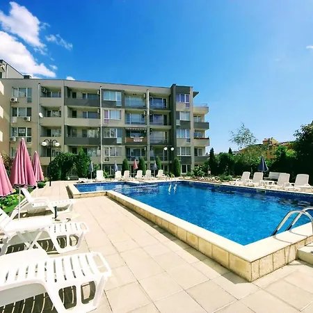 Comfort 3 Butterfly Apartment